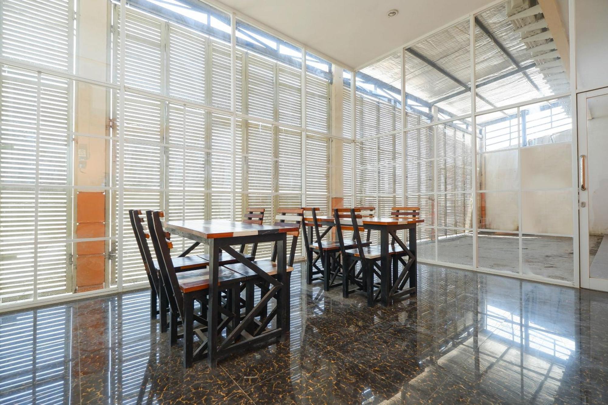 Unta Residence Semarang Exterior photo